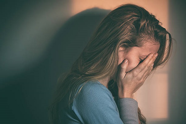 Nếu đêm hôm ấy tôi không bỏ con đang ốm sốt để ra khỏi nhà thì tôi đã không mất gia đình Nếu đêm hôm ấy tôi không bỏ con đang ốm sốt để ra khỏi nhà thì tôi đã không mất gia đình