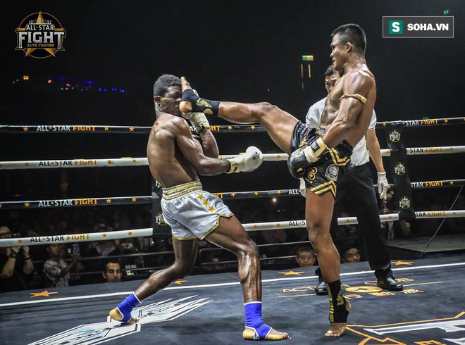 Thánh Muay Thái tung cú đá sấm sét khiến đối thủ khụy ngã