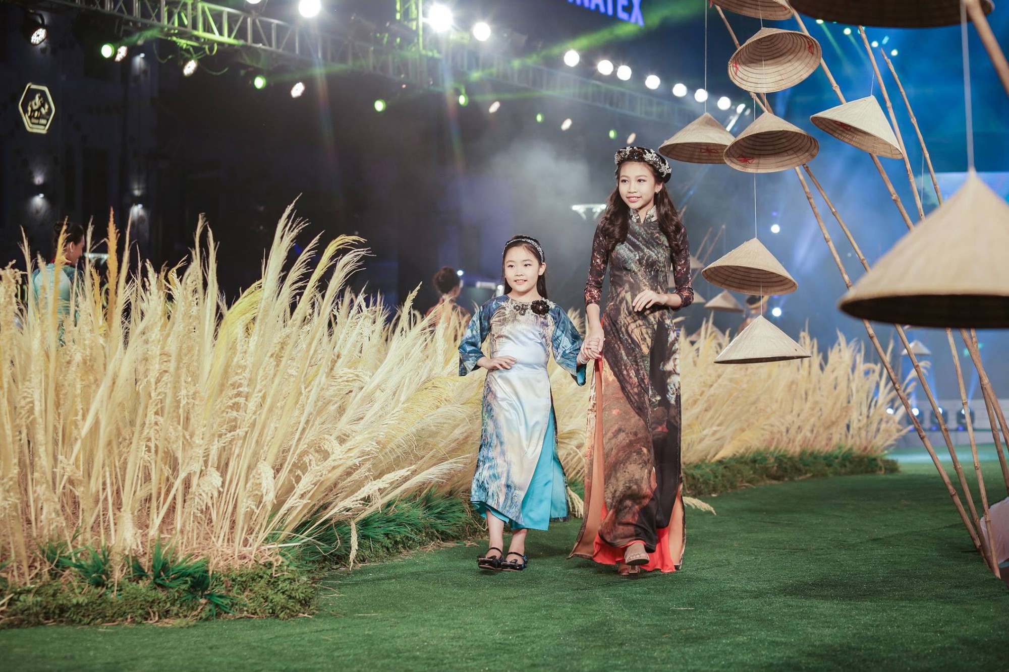 Mới 13 tuổi mà đã cao 1m72, cô bé Việt giành ngay ngôi vị Hoa hậu Hoàn vũ nhí 2018