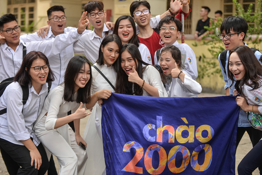 Nữ sinh Hà thành gạt nước mắt ngày chia tay tuổi học trò