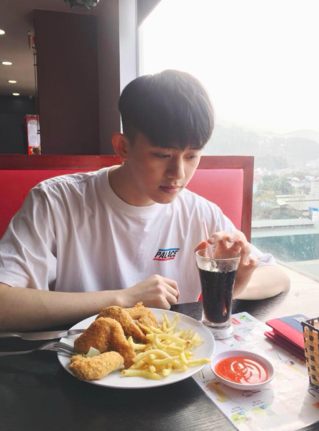 Nhảy hit của BlackPink ở phố đi bộ, chàng trai áo hồng khiến cư dân mạng ráo riết xin link vì quá dễ thương Nhảy hit của BlackPink ở phố đi bộ, chàng trai áo hồng khiến cư dân mạng ráo riết xin link vì quá dễ thương