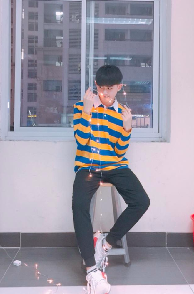 Nhảy hit của BlackPink ở phố đi bộ, chàng trai áo hồng khiến cư dân mạng ráo riết xin link vì quá dễ thương Nhảy hit của BlackPink ở phố đi bộ, chàng trai áo hồng khiến cư dân mạng ráo riết xin link vì quá dễ thương