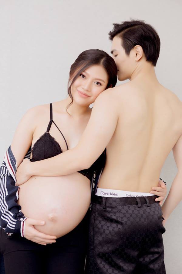 Cận ngày sinh nở, Chúng Huyền Thanh cùng ông xã Jay Quân khoe bộ ảnh bán nude nóng bỏng