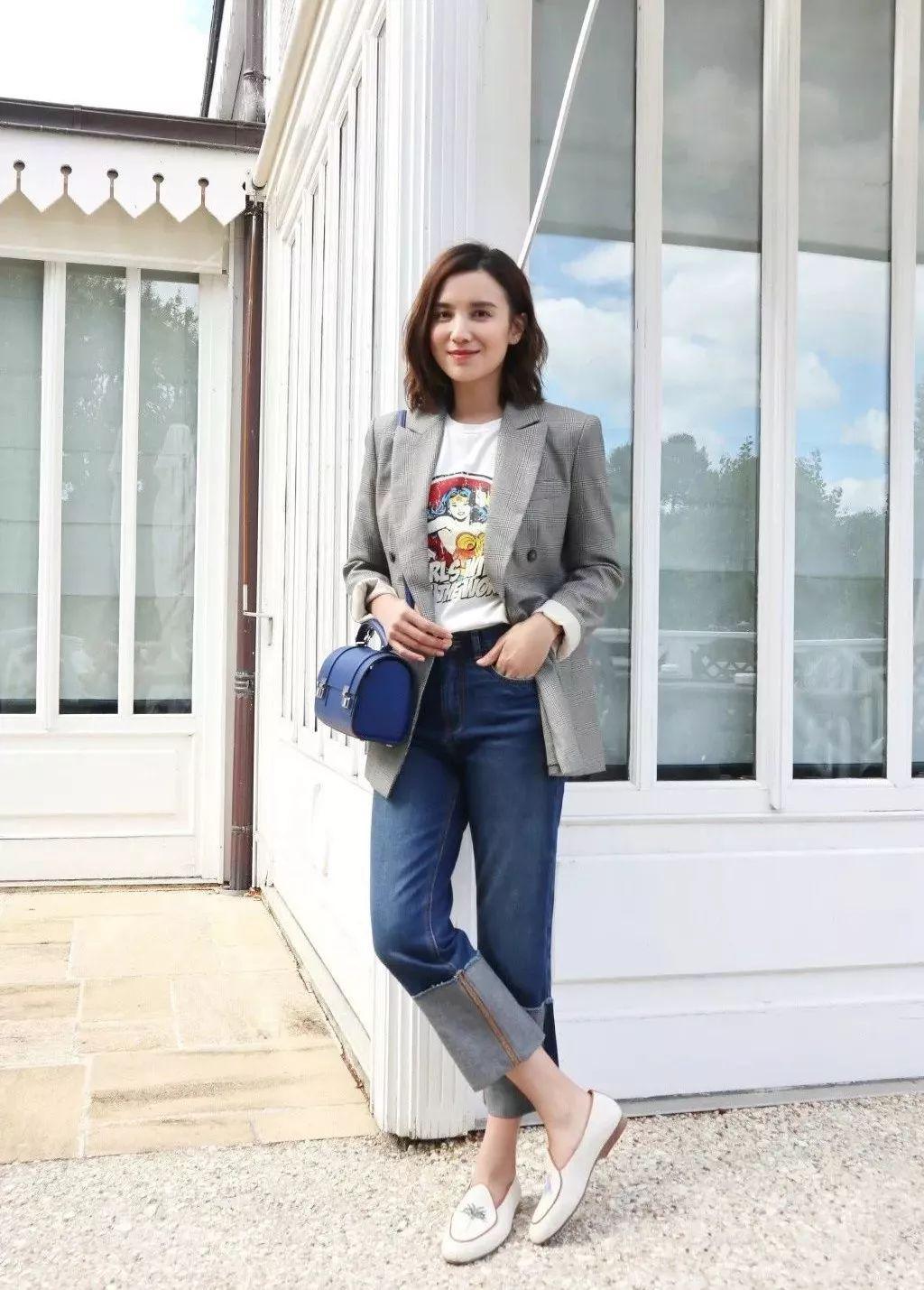 Quên jeans ống côn đi, mùa hè phải mặc kiểu quần jeans này mới mát! Quên jeans ống côn đi, mùa hè phải mặc kiểu quần jeans này mới mát!