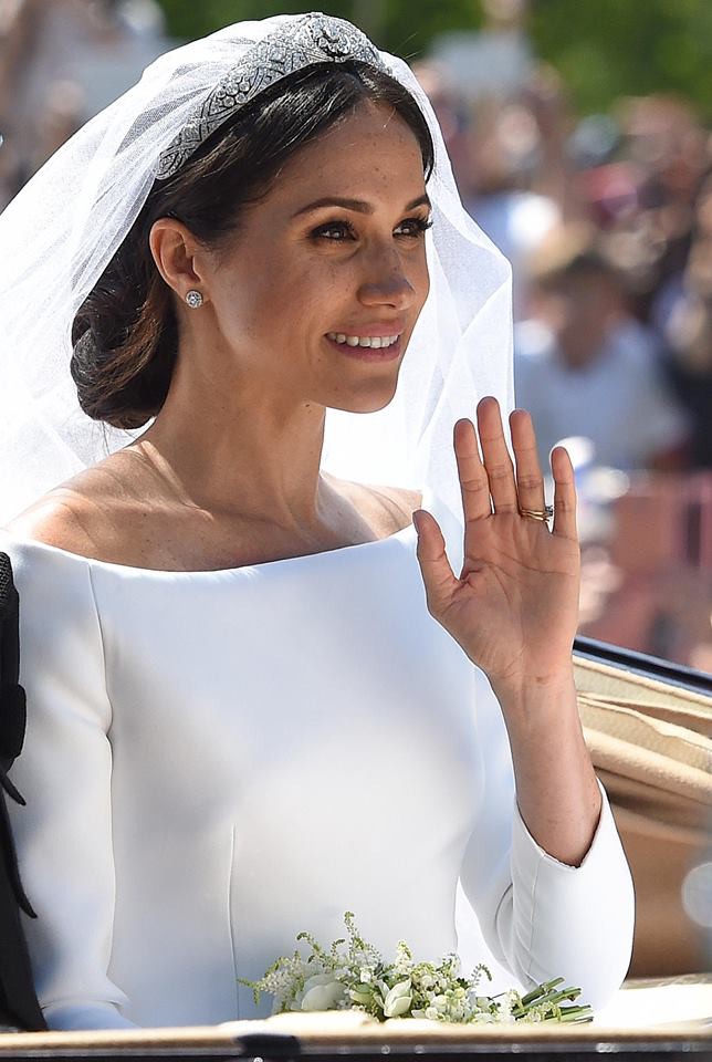Này các cô gái, đừng ôm mộng lấy được hoàng tử, hãy dặn lòng sống như Meghan Này các cô gái, đừng ôm mộng lấy được hoàng tử, hãy dặn lòng sống như Meghan