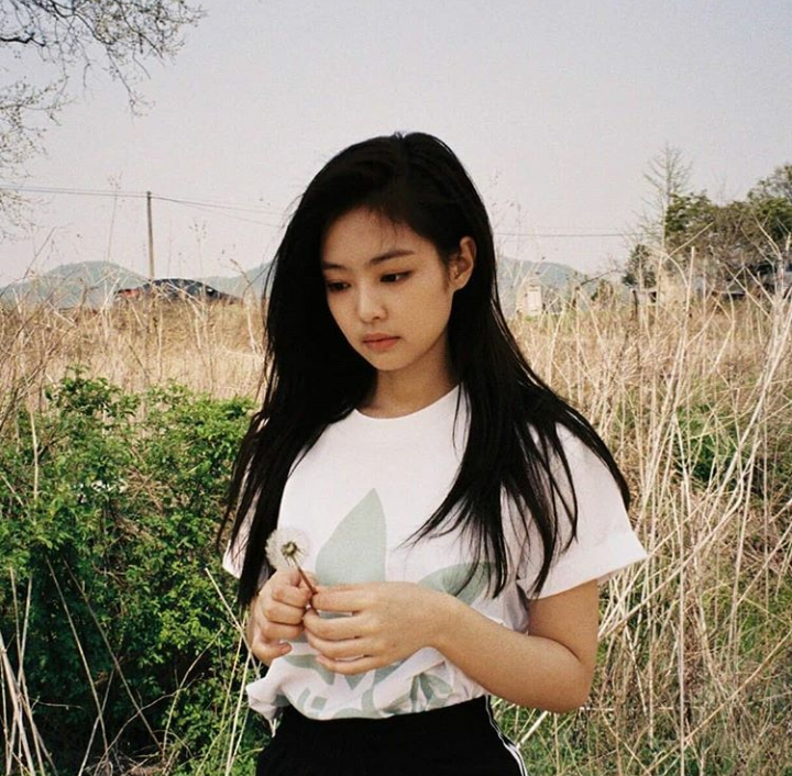 Đâu chỉ nhắn tin, chàng trai và người yêu cũ đã có loạt hành động khiến cô gái yêu 5 năm cũng quyết BỎ GẤP