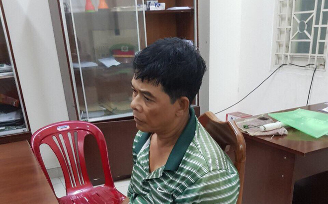 Tên trộm xe máy nhiễm HIV mang theo kim tiêm khi ăn hàng ở Sài Gòn