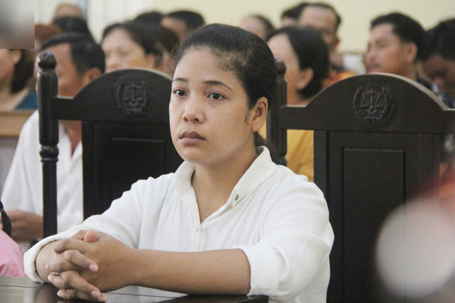 Mẹ bé gái 13 tuổi bị gã hàng xóm xâm hại đến mức tự tử: Phần nào đó, con tôi đã có thể nhắm mắt dưới suối vàng