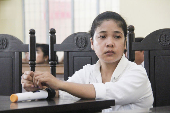 Mẹ bé gái 13 tuổi bị gã hàng xóm xâm hại đến mức tự tử: Phần nào đó, con tôi đã có thể nhắm mắt dưới suối vàng