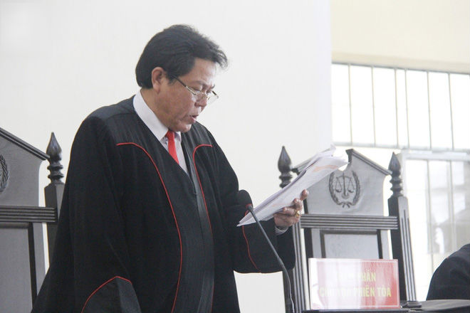 Mẹ bé gái 13 tuổi bị gã hàng xóm xâm hại đến mức tự tử: Phần nào đó, con tôi đã có thể nhắm mắt dưới suối vàng