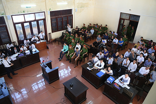 Toà ngăn luật sư hỏi đại diện Bộ Y tế tại vụ án 9 bệnh nhân tử vong