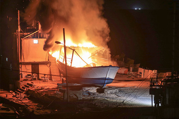 Nóng: Máy bay chiến đấu của Israel rải bom tấn công Gaza