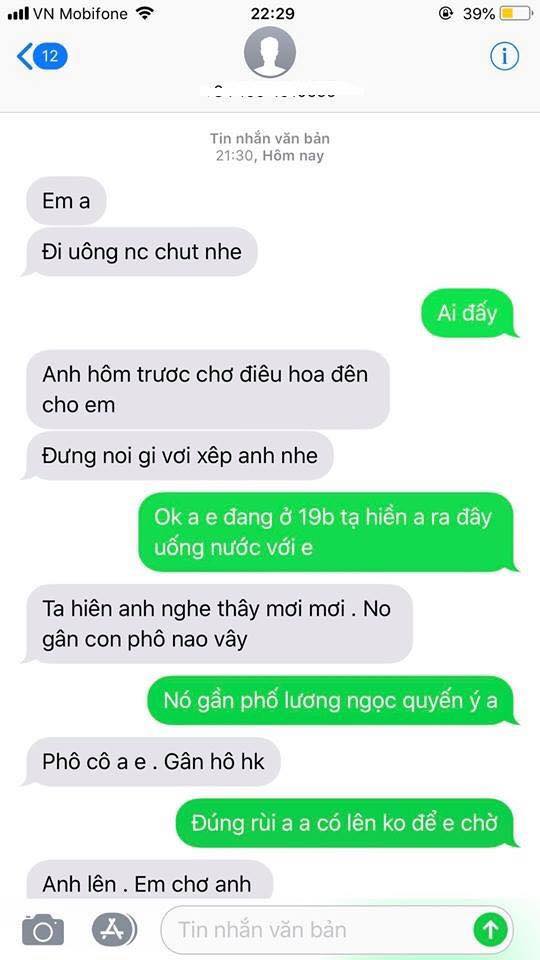 Nam thanh niên bị túm tóc, đánh ghen túi bụi giữa phố vì dám thả thính phụ nữ đã có chồng