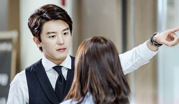 Tôi đuổi vợ vì không về đám giỗ mà đi hát karaoke với đồng nghiệp Tôi đuổi vợ vì không về đám giỗ mà đi hát karaoke với đồng nghiệp