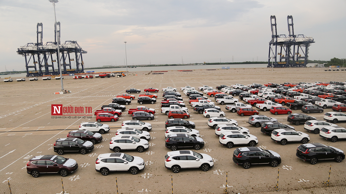 Nhập khẩu háo hức, lắp ráp dè chừng: Giá ô tô giảm mạnh nửa cuối 2018?