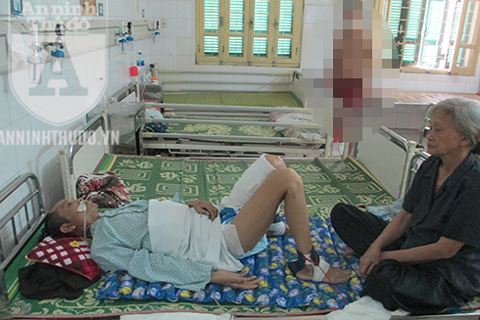 Nạn nhân vụ ô tô đâm, kéo lê ở Ô Chợ Dừa: Thoát tử thần, nhưng chật vật trên giường bệnh