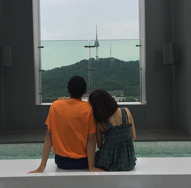 Sau 4 năm kết hôn vào trộm Facebook của chồng, cô vợ trẻ phát hiện ra những điều vừa sợ vừa thích