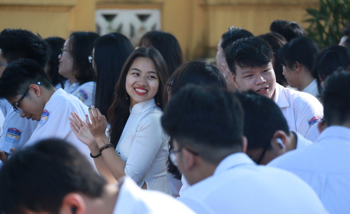 Nữ sinh rạng ngời trong ngày chia tay tuổi học trò Nữ sinh rạng ngời trong ngày chia tay tuổi học trò