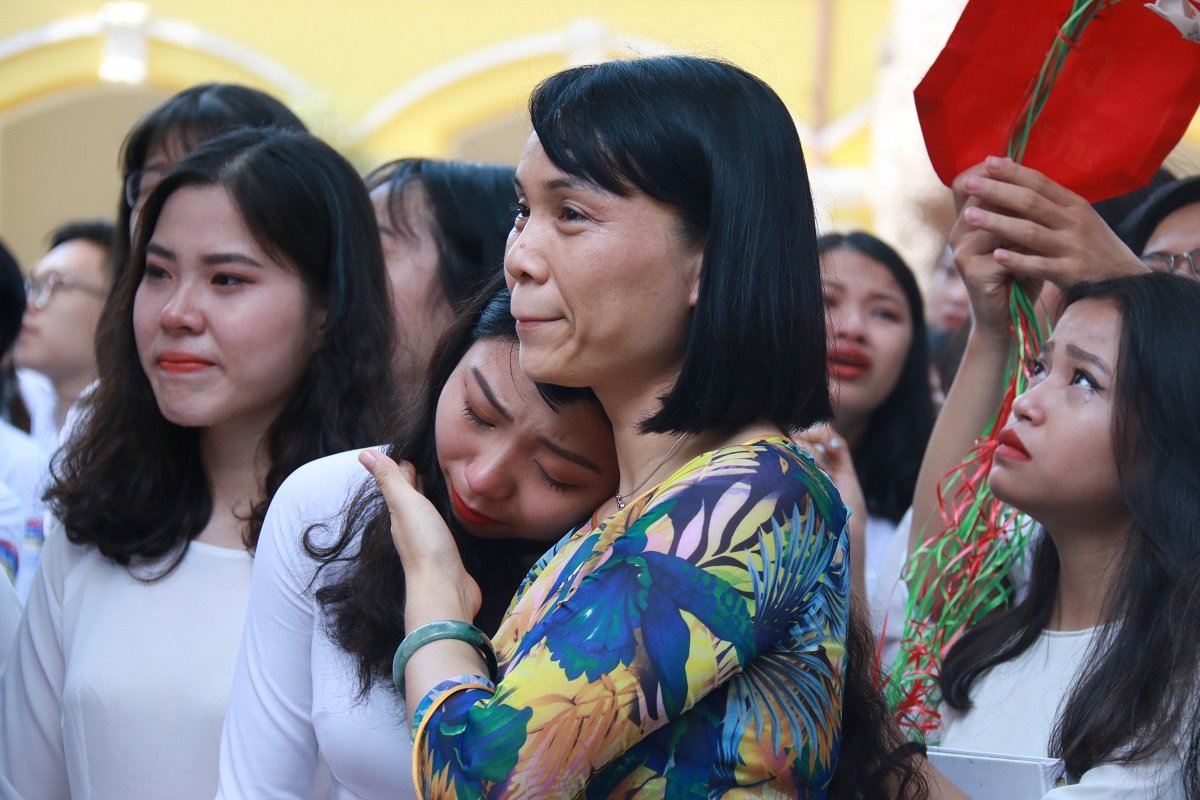 Nữ sinh rạng ngời trong ngày chia tay tuổi học trò Nữ sinh rạng ngời trong ngày chia tay tuổi học trò