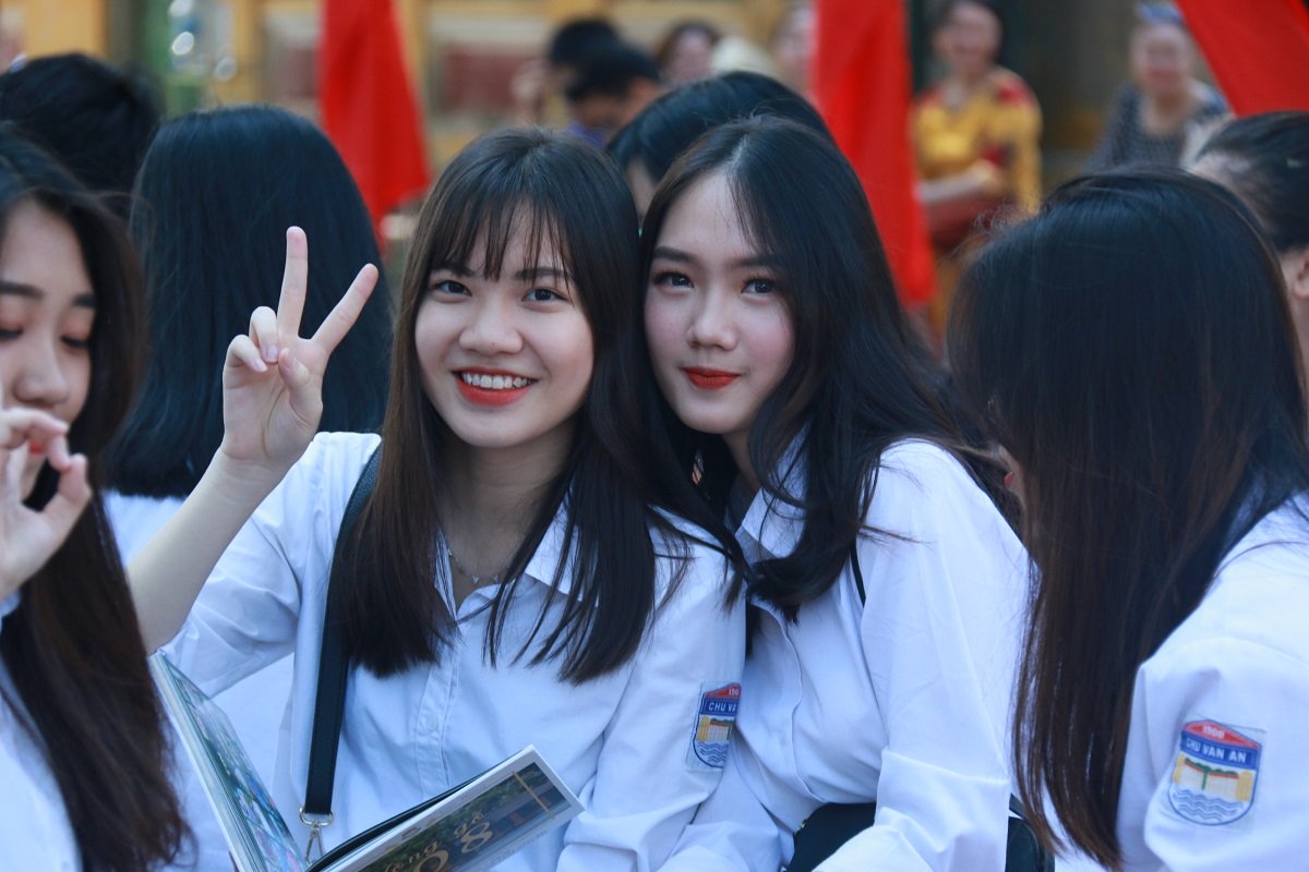Nữ sinh rạng ngời trong ngày chia tay tuổi học trò Nữ sinh rạng ngời trong ngày chia tay tuổi học trò