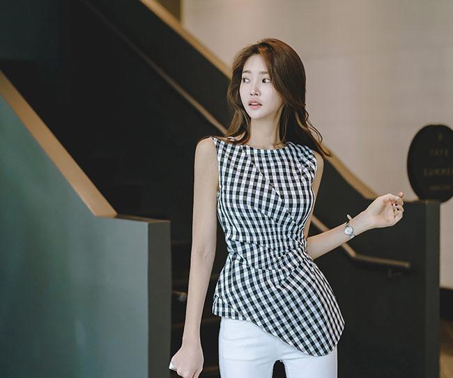 Mặc sơ mi trần tay nơi công sở không hề kém lịch sự như bạn nghĩ đâu!