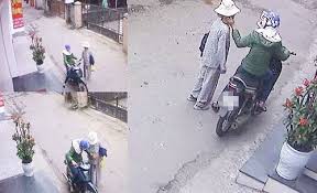 Nam sinh ngoan ngoãn giao xe máy điện cho người lạ khi bị thôi miên