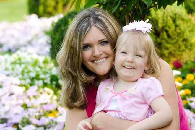 Cố gắng nhiều năm, tốn cả tỷ đồng để thụ tinh trong ống nghiệm mà vẫn thất bại, cặp vợ chồng không ngờ lại có cả đàn con nhờ một lần trúng thưởng