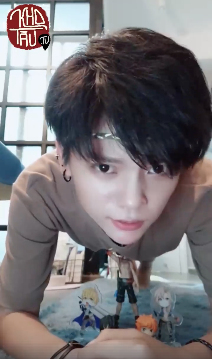 Trào lưu mới: Trả treo với son môi, hoa quả, nhiều thanh niên quyết tập thể dục thể thao nâng cao sức khỏe