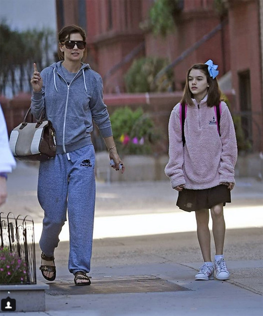 Suri Cruise được khen xinh như thiên thần ở tuổi 12