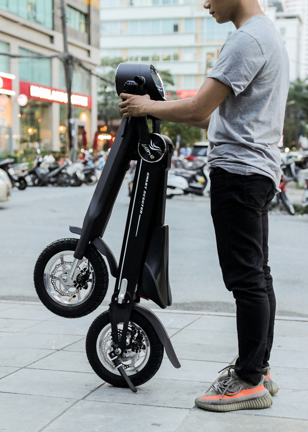 Xe điện gấp lạ mắt giá 15 triệu tại Việt Nam