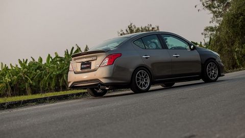 Chiếc xe độ hiệu năng cao từ mẫu sedan giá rẻ Nissan Sunny Chiếc xe độ hiệu năng cao từ mẫu sedan giá rẻ Nissan Sunny