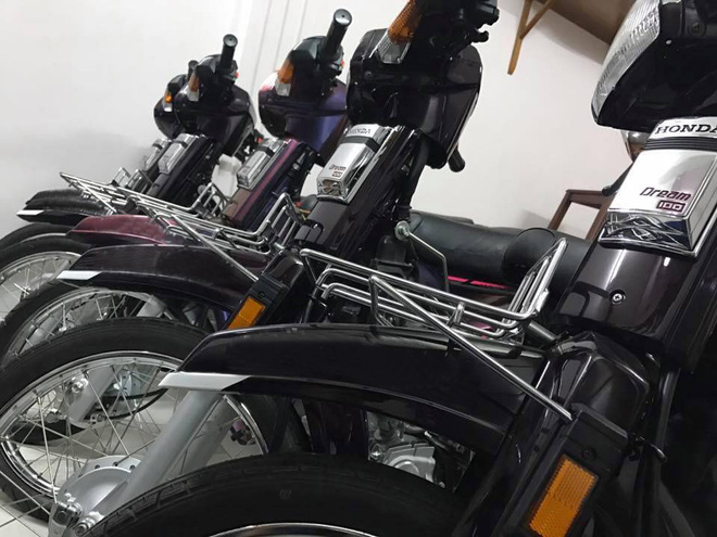 Tiết lộ bất ngờ về dàn xe Honda Dream biển tứ quý vừa rao bán 1,13 tỷ đồng