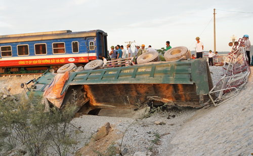 Phó thủ tướng yêu cầu xử lý nghiêm bốn vụ tai nạn đường sắt