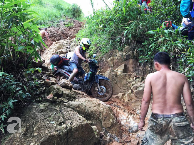 Phượt thủ tử vong tại Tà Năng – Phan Dũng được bạn quen qua mạng tới viếng: Tôi còn chưa gặp anh ấy một lần Phượt thủ tử vong tại Tà Năng – Phan Dũng được bạn quen qua mạng tới viếng: Tôi còn chưa gặp anh ấy một lần
