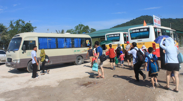 Triệu tập các nhân viên đường sắt điều tra vụ lật tàu ở Thanh Hóa