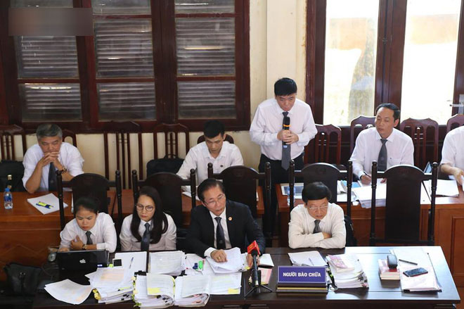 Nữ luật sư trao 9 phong bì cho người nhà nạn nhân trong phiên xử BS Lương: Đây là tình cảm cá nhân, không ảnh hưởng đến thân chủ của tôi