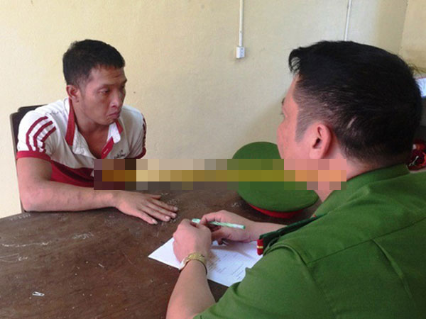 Chồng dùng dây sạc điện thoại siết cổ vợ trẻ mang bầu tới chết