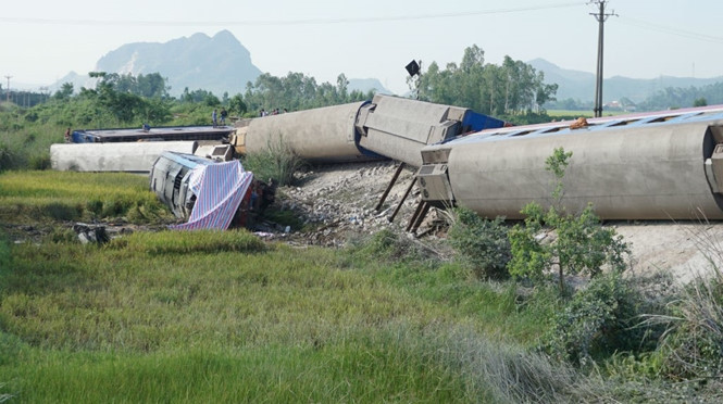 Phó thủ tướng yêu cầu Thanh Hóa khẩn trương điều tra nguyên nhân vụ lật tàu hỏa
