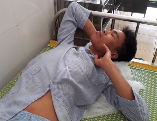 Tàu lật nghiêng sau tiếng va chạm mạnh, nhiều người bất tỉnh