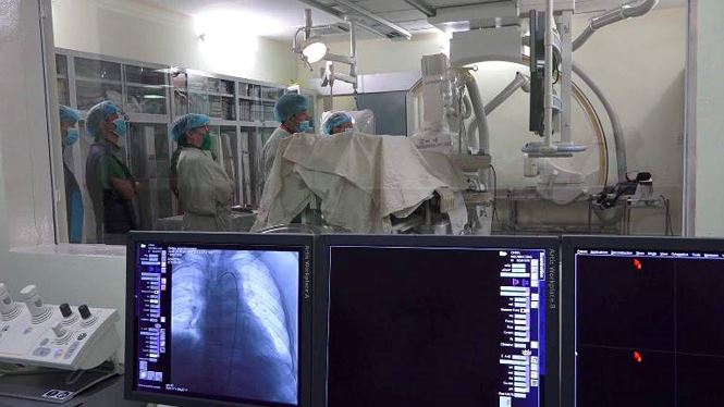 Trực thăng bay đêm ra Trường Sa cứu bệnh nhân nhồi máu cơ tim