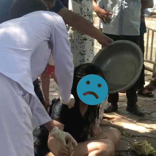 Hà Nội: Gieo mình xuống sông Sét tự tử nhưng được người dân cứu lên, cô gái bị choáng vì nước quá bẩn