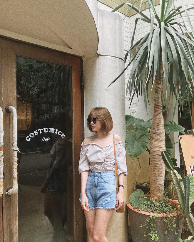 Ngày nóng chảy mỡ, các nàng cứ mặc áo 2 dây theo 5 công thức này là mát và xinh hết nấc Ngày nóng chảy mỡ, các nàng cứ mặc áo 2 dây theo 5 công thức này là mát và xinh hết nấc