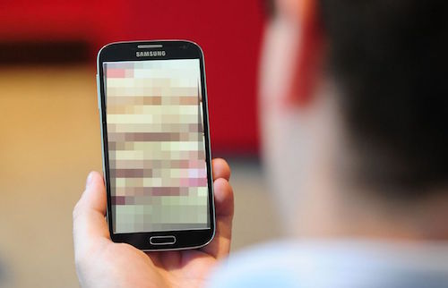 Facebook đề nghị người dùng gửi ảnh nhạy cảm