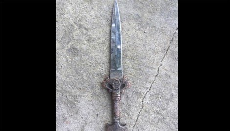 Nghi bạn gái bị trêu, nam thanh niên đâm 3 người thương vong