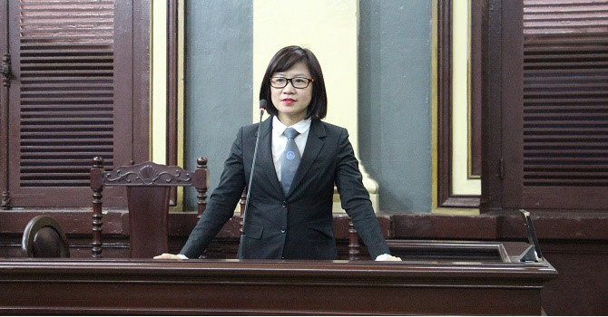 Vụ xét xử bà Hứa Thị Phấn: Một là làm theo hai là nghỉ việc?