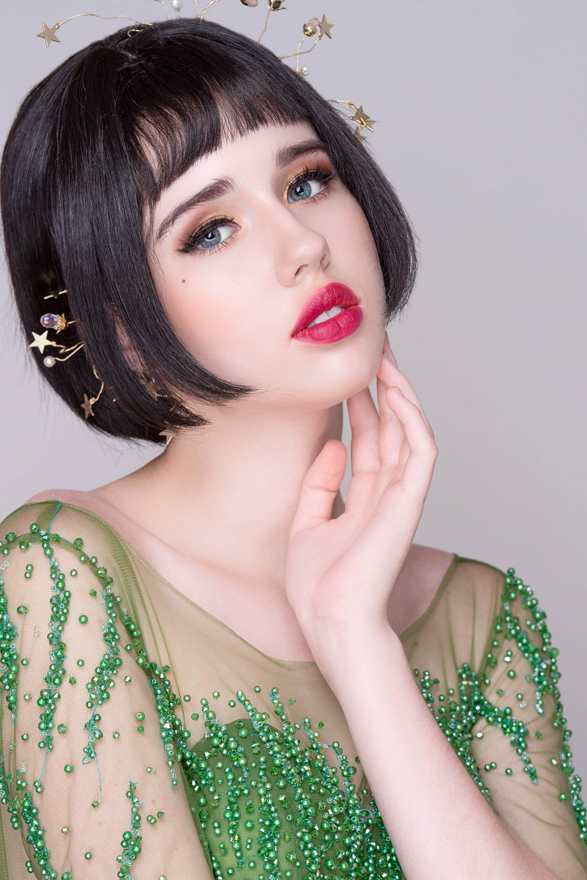 Style trang điểm, làm tóc mới lạ cho hè rực rỡ Style trang điểm, làm tóc mới lạ cho hè rực rỡ