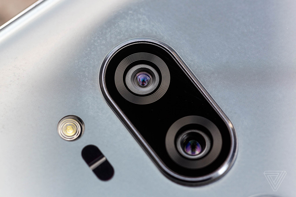 Cuộc đua camera điện thoại khốc liệt thế nào trong 10 năm qua?