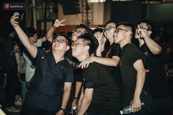 Lễ tri ân và trưởng thành của Amsers 15-18: Gửi những năm tháng thanh xuân sẽ không bao giờ quay lại