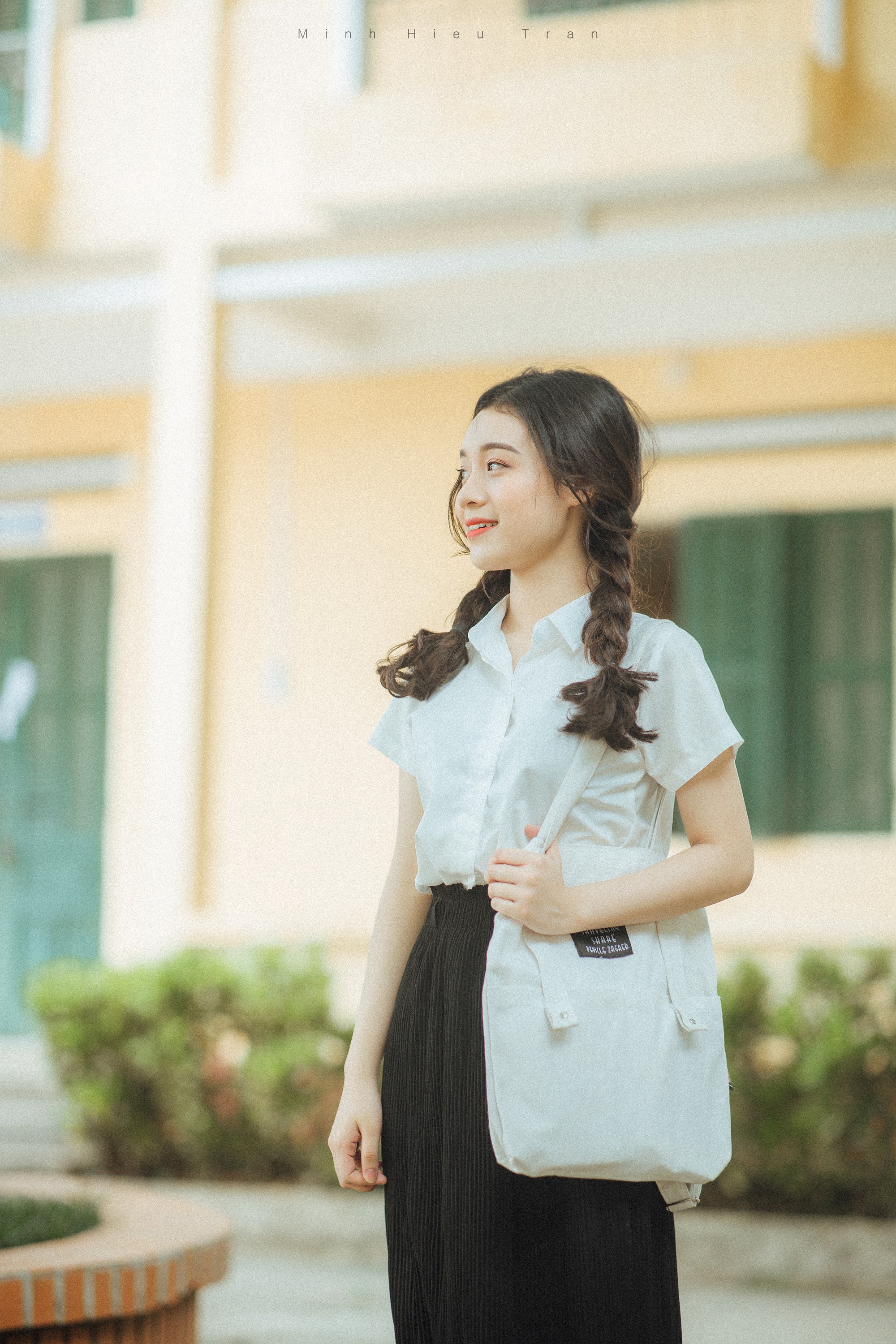 Bộ ảnh dắt em qua thanh xuân của đôi bạn học sinh giỏi: 17 tuổi, em đến bên tôi như định mệnh Bộ ảnh dắt em qua thanh xuân của đôi bạn học sinh giỏi: 17 tuổi, em đến bên tôi như định mệnh