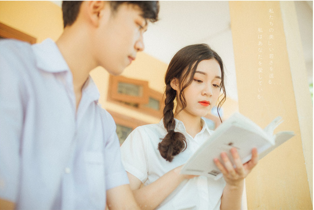 Bộ ảnh dắt em qua thanh xuân của đôi bạn học sinh giỏi: 17 tuổi, em đến bên tôi như định mệnh Bộ ảnh dắt em qua thanh xuân của đôi bạn học sinh giỏi: 17 tuổi, em đến bên tôi như định mệnh